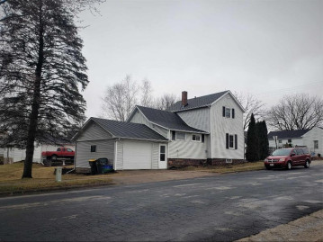 102 S Jackson St, Lancaster, WI 53813-1726