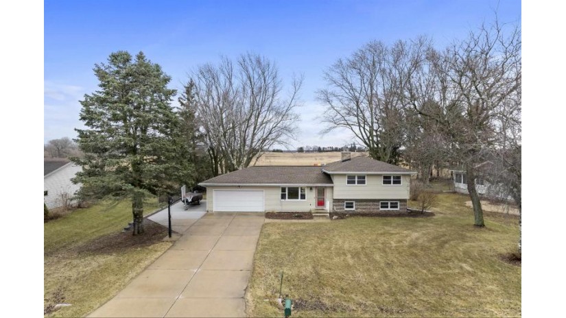 4715 Holm Rd Dunn, WI 53575 by Mhb Real Estate $399,900