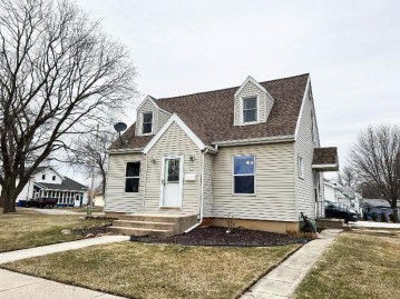 121 Huron St, Randolph, WI 53956