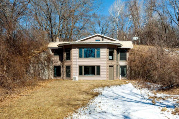 W3251 Princeton Rd, Brooklyn, WI 54941