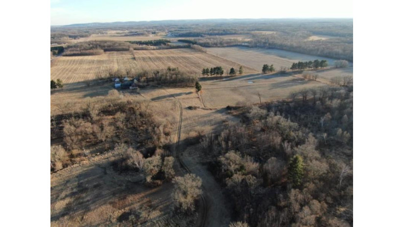 N9521 Muskrat Rd Lewiston, WI 53901 by United Country Midwest Lifestyle Properties $1,920,000