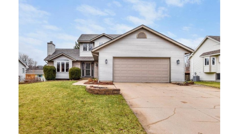 908 Katherine Dr Sun Prairie, WI 53590 by Badgerland Real Estate $425,900