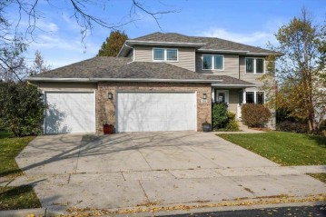 616 Valley View Dr, Stoughton, WI 53589