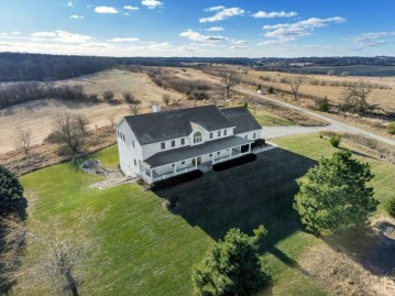 2313 Sugar River Rd, Verona, WI 53593