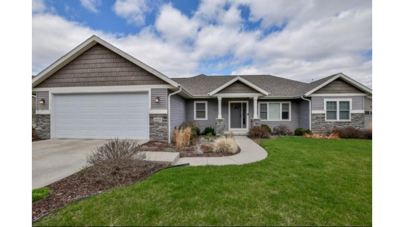 4030 Red Hawk Run Black Earth, WI 53515 by Stark Company, Realtors $419,900