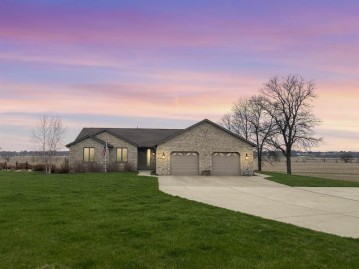 774 Maple Grove Rd, Albion, WI 53534