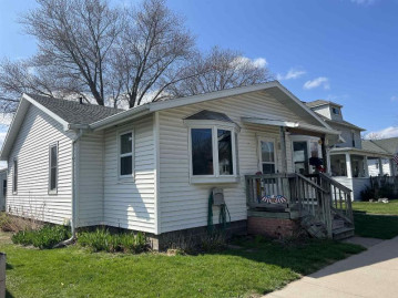 137 N Ohio St, Prairie Du Chien, WI 53821