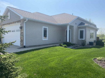 5761 Prairie Stone Dr, McFarland, WI 53558