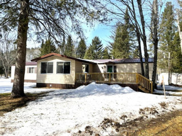 13235 S Green Lake Ln, Mountain, WI 54149