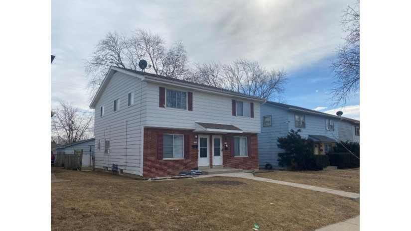 5724 N 99th St 5726 Milwaukee, WI 53225 by RE/MAX Liberty $150,000