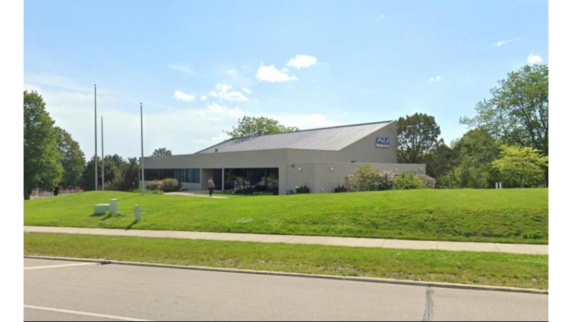 7435 S Howell Ave Oak Creek, WI 53154 by Anderson Commercial Group, LLC $895,000