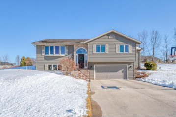 721 Audubon Rd, Howards Grove, WI 53083-1394