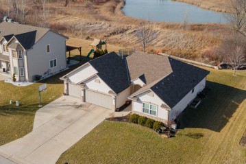 1180 E Prairie View Dr, Oak Creek, WI 53154