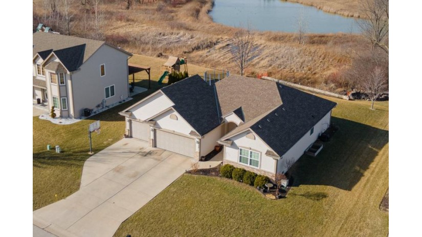 1180 E Prairie View Dr Oak Creek, WI 53154 by First Weber Inc- Greenfield $569,900