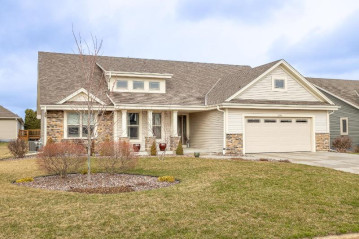 3747 Meadow Rose Ct, Caledonia, WI 53126-9370