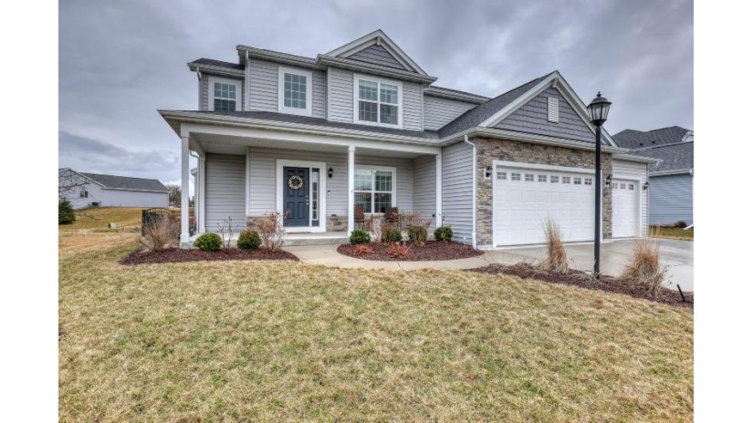 1217 Juniper Ln Oconomowoc, WI 53066 by First Weber Inc - Delafield $519,900