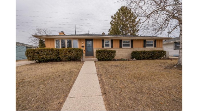 1510 Greenfield Ave Sheboygan, WI 53081 by EXP Realty, LLC~MKE $185,000