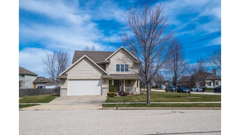 5502 28th St Kenosha, WI 53144 by Bear Realty , Inc. Ken $379,900