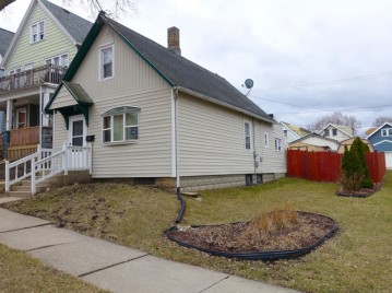 729 S 37th St, Milwaukee, WI 53215-1020