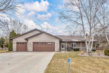 5231 Pine Ct, Sheboygan, WI 53083