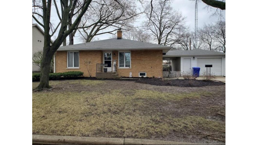 7811 8th Ave Kenosha, WI 53143 by RE/MAX ELITE - office@maxelite.com $274,900