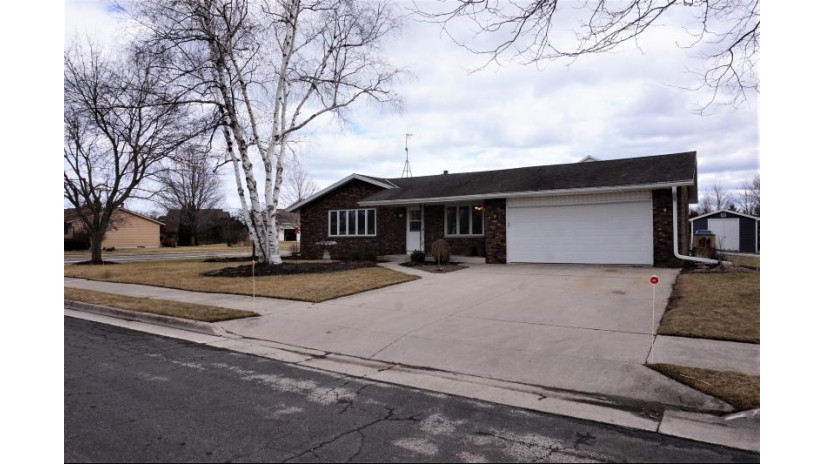 801 Ontario Ave Oostburg, WI 53070 by Realty Executives Choice $259,900