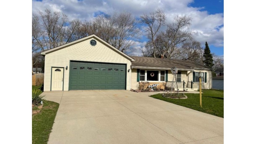 12031 255th Ave Salem Lakes, WI 53179 by RE/MAX Advantage Realty $274,900