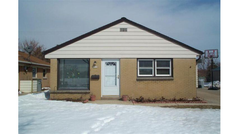 5616 W Montana St Milwaukee, WI 53219 by Realty Executives - Elite $139,900