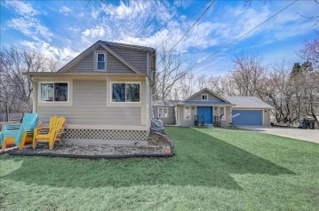 8137 N 44th St, Brown Deer, WI 53223-3741