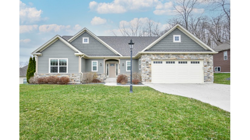 8540 Chaucer Cir E Bristol, WI 53104 by Shorewest Realtors $599,000