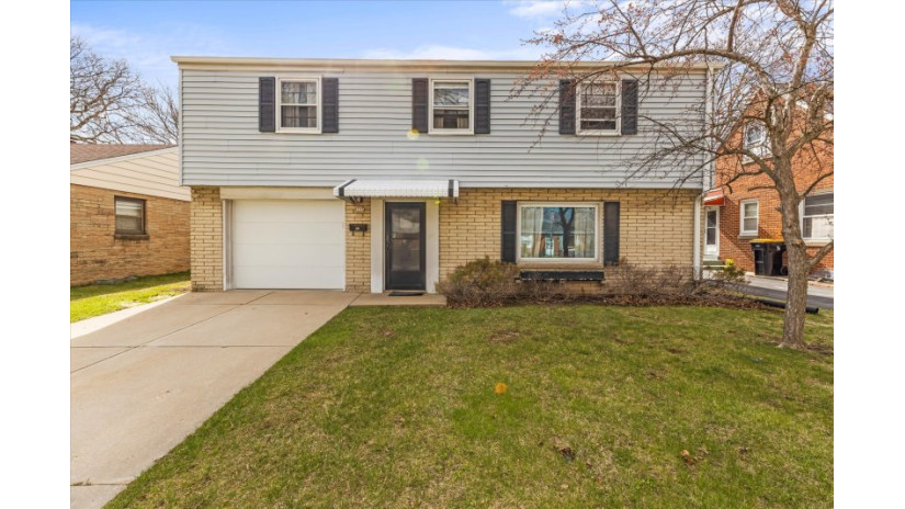 555 N 105th St Wauwatosa, WI 53226 by Shorewest Realtors $240,000