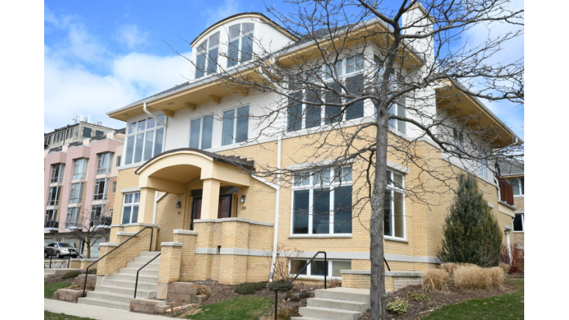 1723 N Hubbard St 1723 Milwaukee, WI 53212 by Shorewest Realtors $659,900