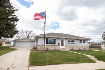 3381 S 75th St, Milwaukee, WI 53219-3802