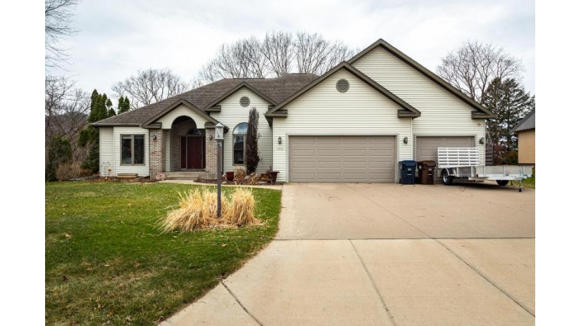 1556 Young Dr W Onalaska, WI 54650 by Castle Realty, LLC $504,900