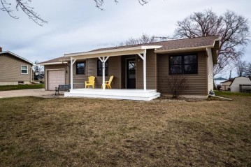 413 Vista Dr, Caledonia, MN 55921