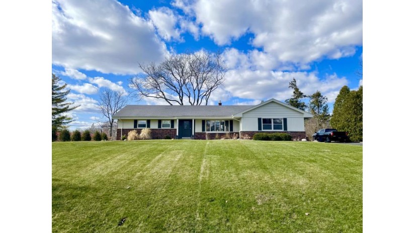 18430 Honey Creek Dr Brookfield, WI 53045 by Wiesner Real Estate, Inc $484,900