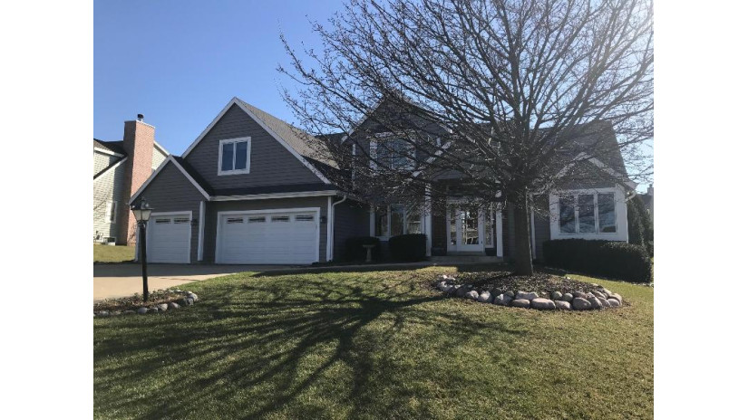 13275 W Foxwood Dr New Berlin, WI 53151 by Keller Williams Realty-Lake Country $649,900