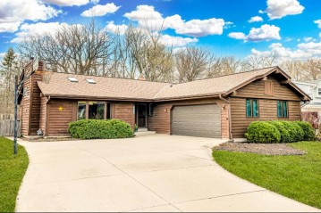 3747 S 102nd St, Greenfield, WI 53228