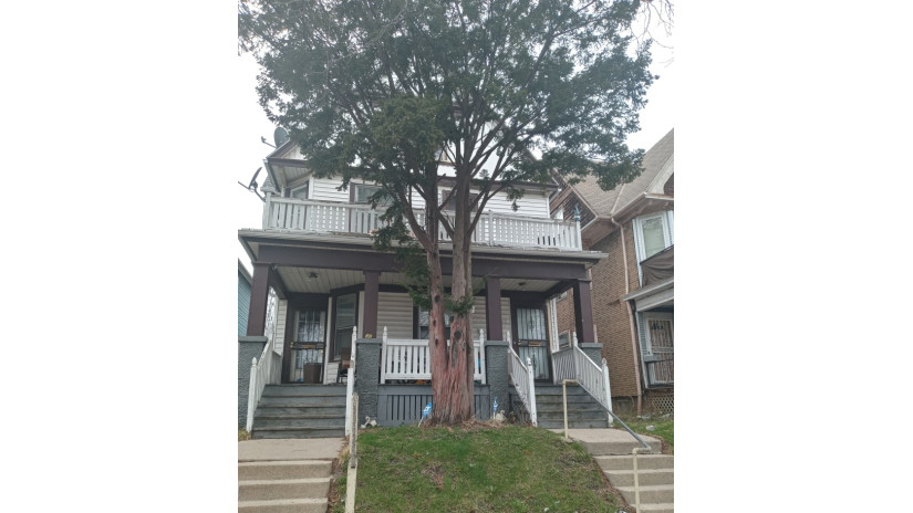 2615 N Richards St 2617 Milwaukee, WI 53212 by Shorewest Realtors $129,900