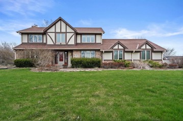 W192S6716 Hillendale Dr, Muskego, WI 53150-9689