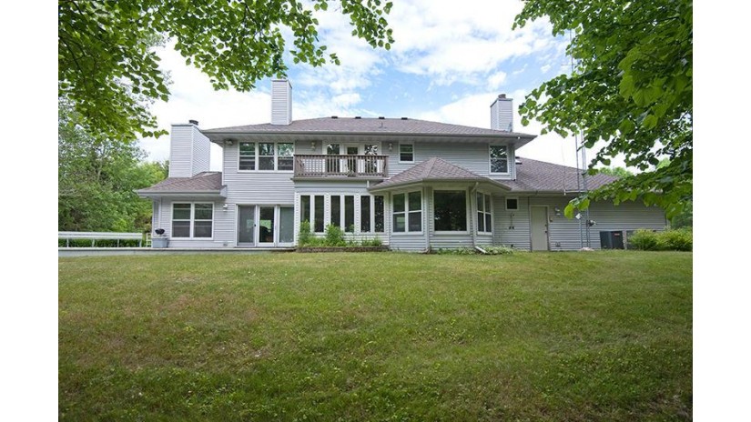 132 Hidden Bluff Rd Belgium, WI 53013 by RE/MAX United - Port Washington $850,000