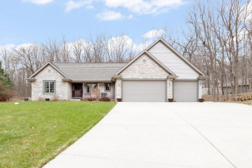 1575 Pine Cove Ct, Slinger, WI 53086