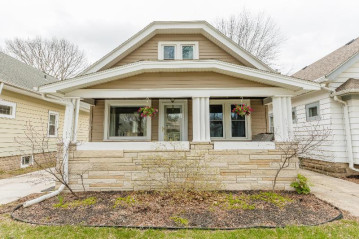 2363 N 69th St, Wauwatosa, WI 53213-1311