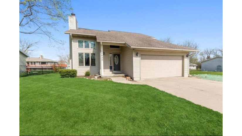 N2430 Tuskegee Dr Bloomfield, WI 53105 by @properties $299,900