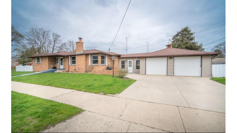 1624 36th St Kenosha, WI 53140 by EXP Realty, LLC~MKE $257,500