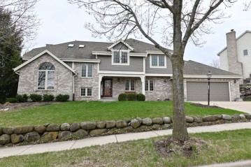 2701 Lavine Ln, Waukesha, WI 53189-6830