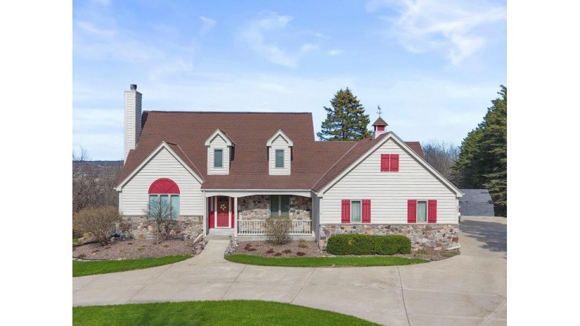 W259N6154 Mary Hill Rd Lisbon, WI 53089 by RE/MAX Service First $589,900