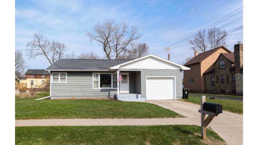 105 S Tyler St Sparta, WI 54656 by United Country Midwest Lifestyle Properties LLC $197,000