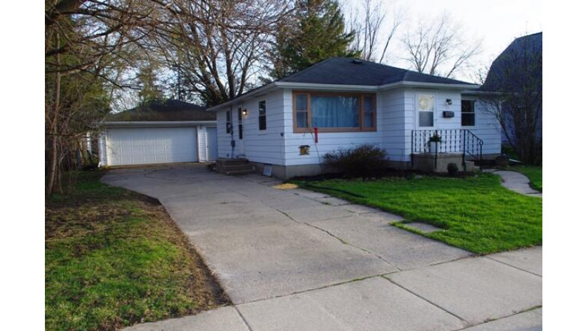 711 W Cady St Watertown, WI 53094 by Coldwell Banker HomeSale Realty - Wauwatosa $174,900