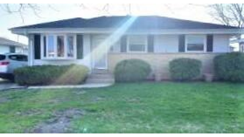 2008 18th Ave Kenosha, WI 53140 by Century 21 Affiliated $200,000